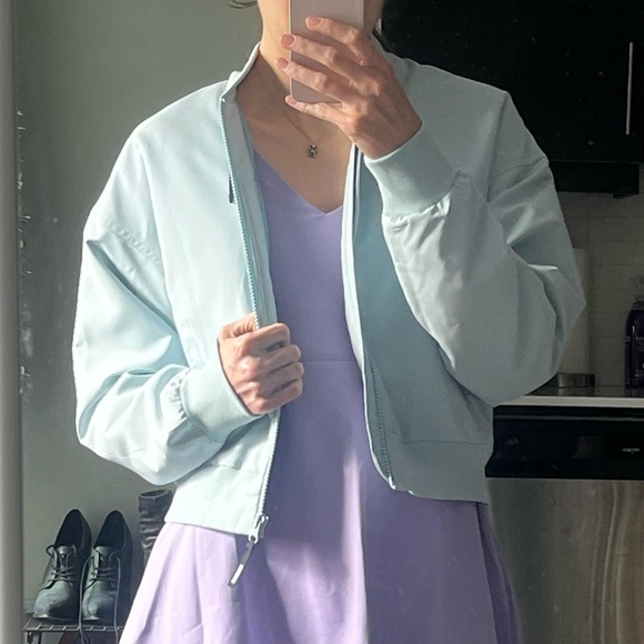 Gymshark Essential Bomber in Light Blue - Picture 4 of 4